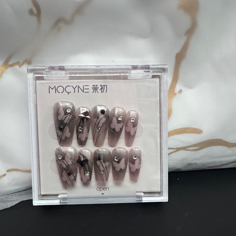 MOCYNE Decorative Nail Set with Rhinestones (All Nail Sizes)